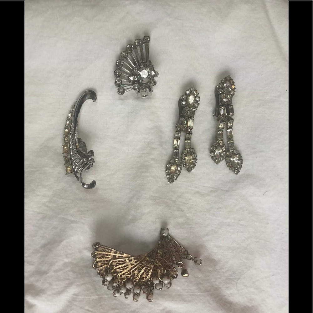 clearance ❤️ lot of vintage earrings/ hair adornment